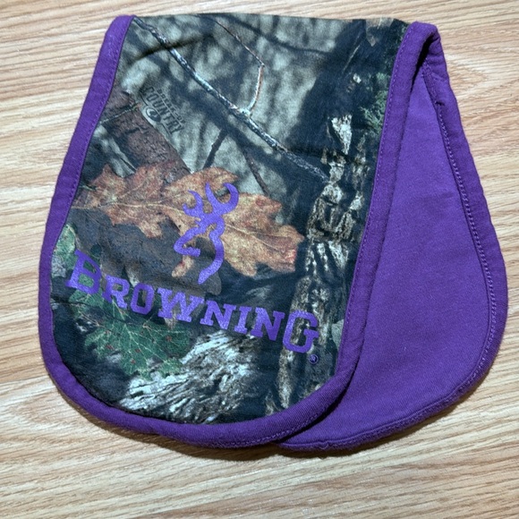 Browning onsie set w/burp cloth/hat camo w/purple trim - Picture 4 of 6